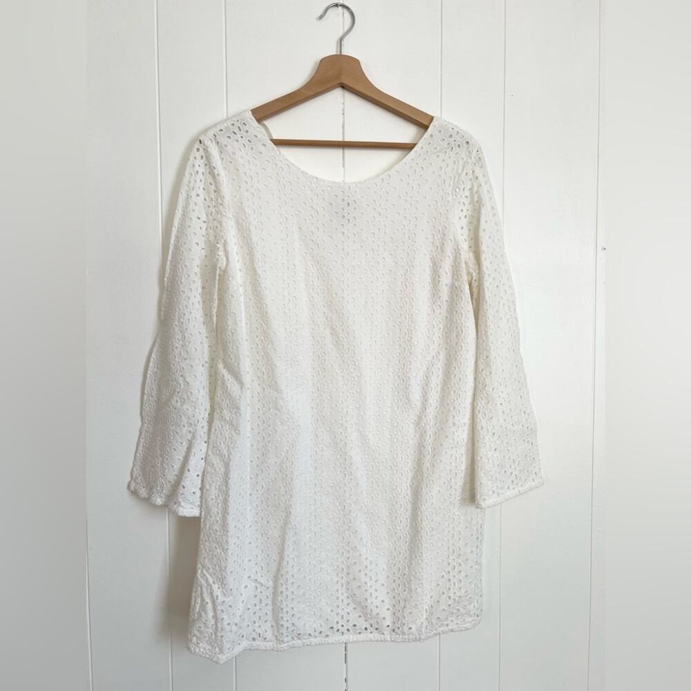 Heyton white eyelet dress 100% cotton mother of Pearl buttons